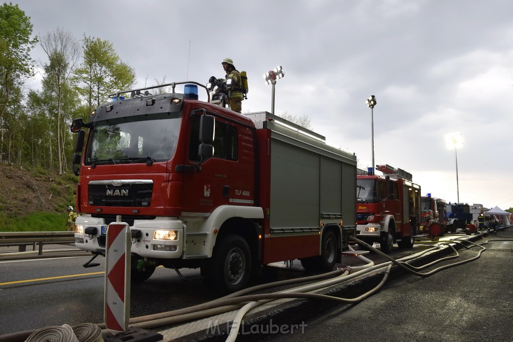 VU Gefahrgut LKW umgestuerzt A 4 Rich Koeln Hoehe AS Gummersbach P235.JPG - Miklos Laubert